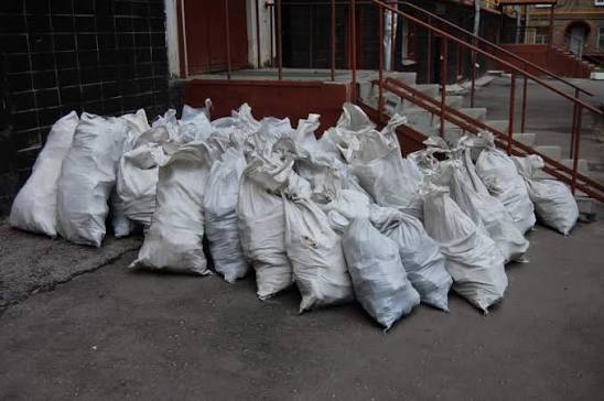 Как организовать вывоз мешков со строительным мусором